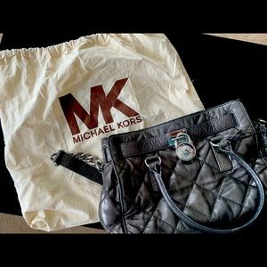 Michael Kors gray purse with bag included